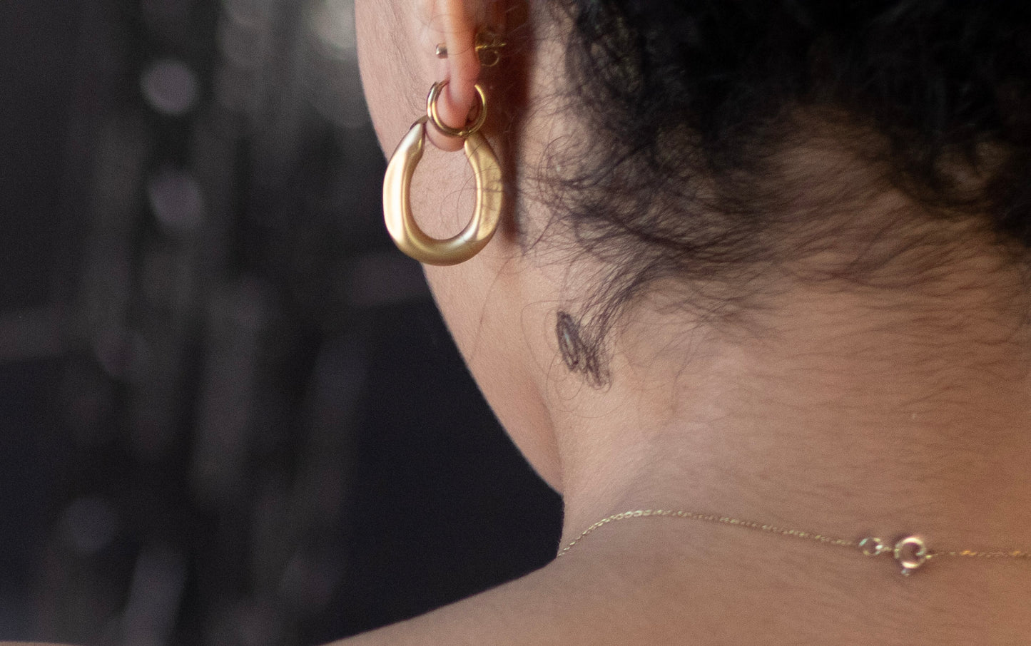 Oval earring